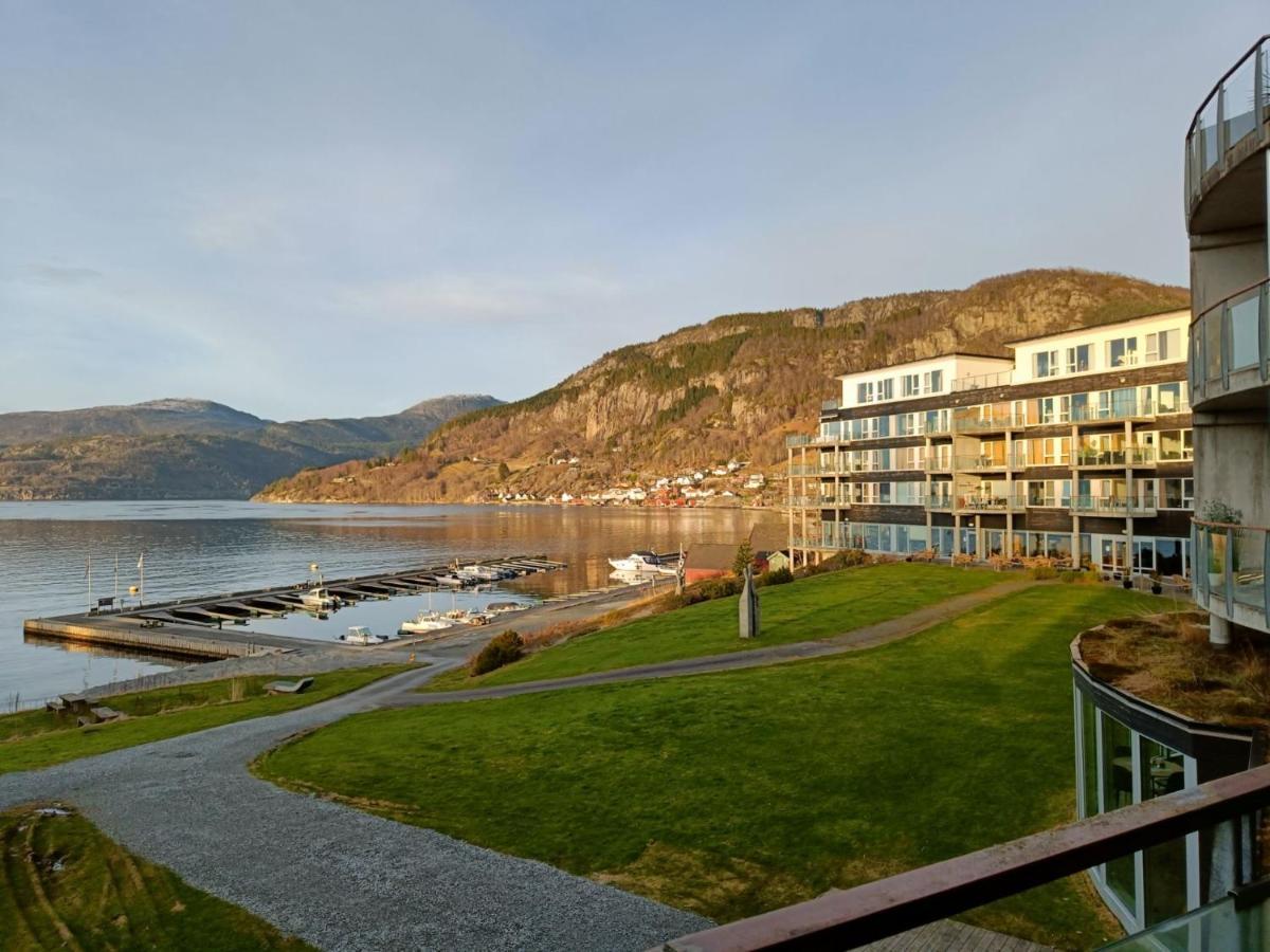 Smaken Av Ryfylke Event As Overnatting, Bygningen Drives Ikke Som Hotell Hjelmeland Exterior foto